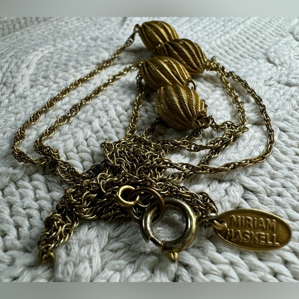 RARE!! Miriam Haskell Gold-tone Necklace with Gold-tone Twisted Barrel Beads - Picture 8 of 11